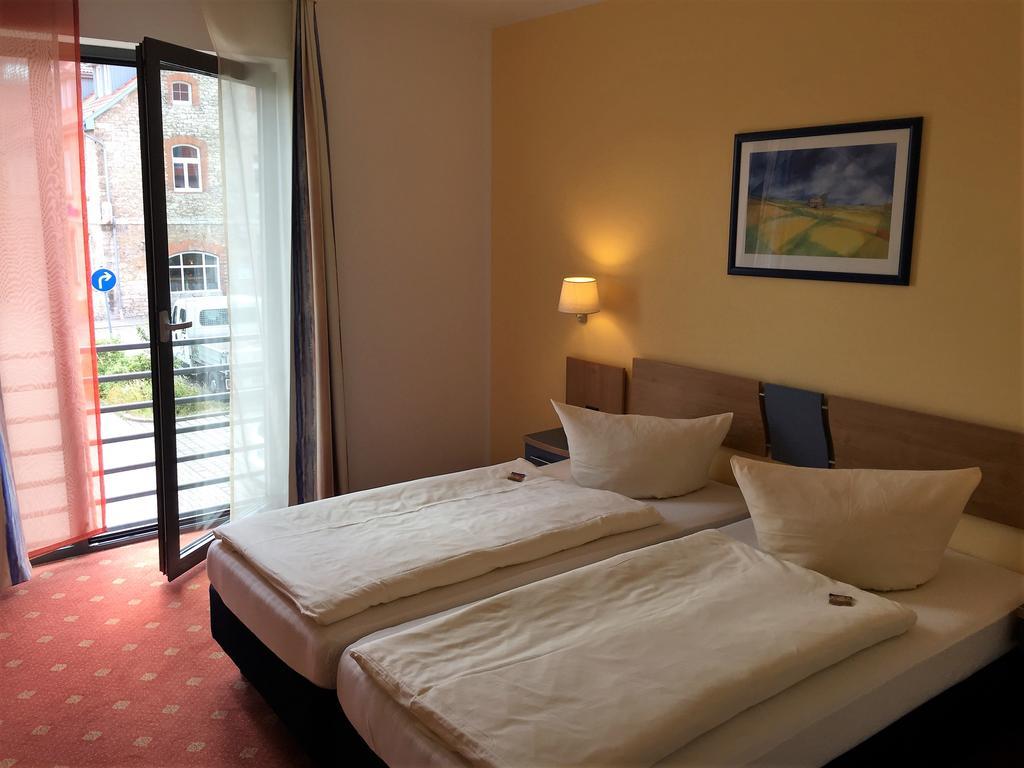 Hotel Ambiente Halberstadt Exterior photo