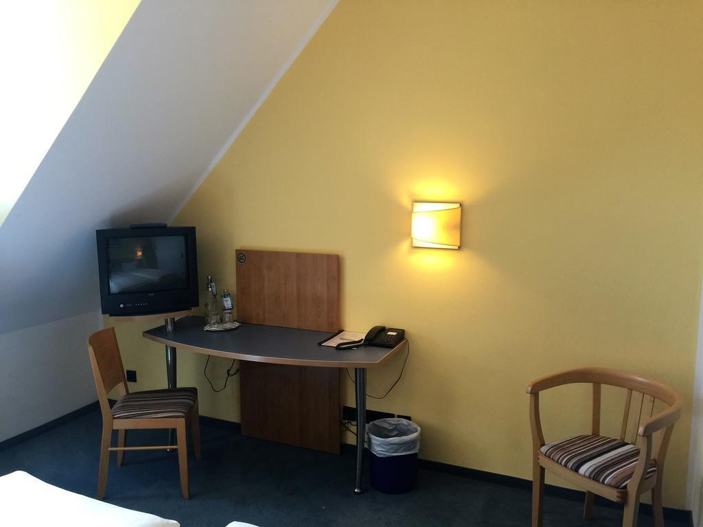 Hotel Ambiente Halberstadt Exterior photo