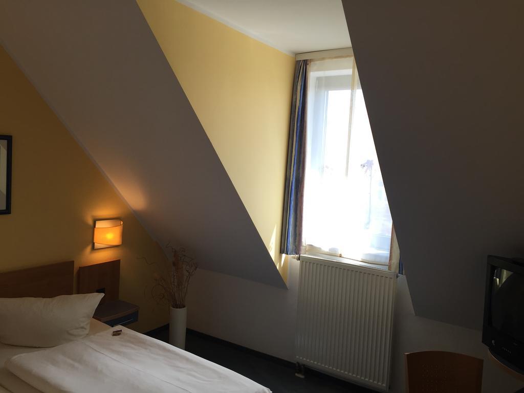 Hotel Ambiente Halberstadt Exterior photo