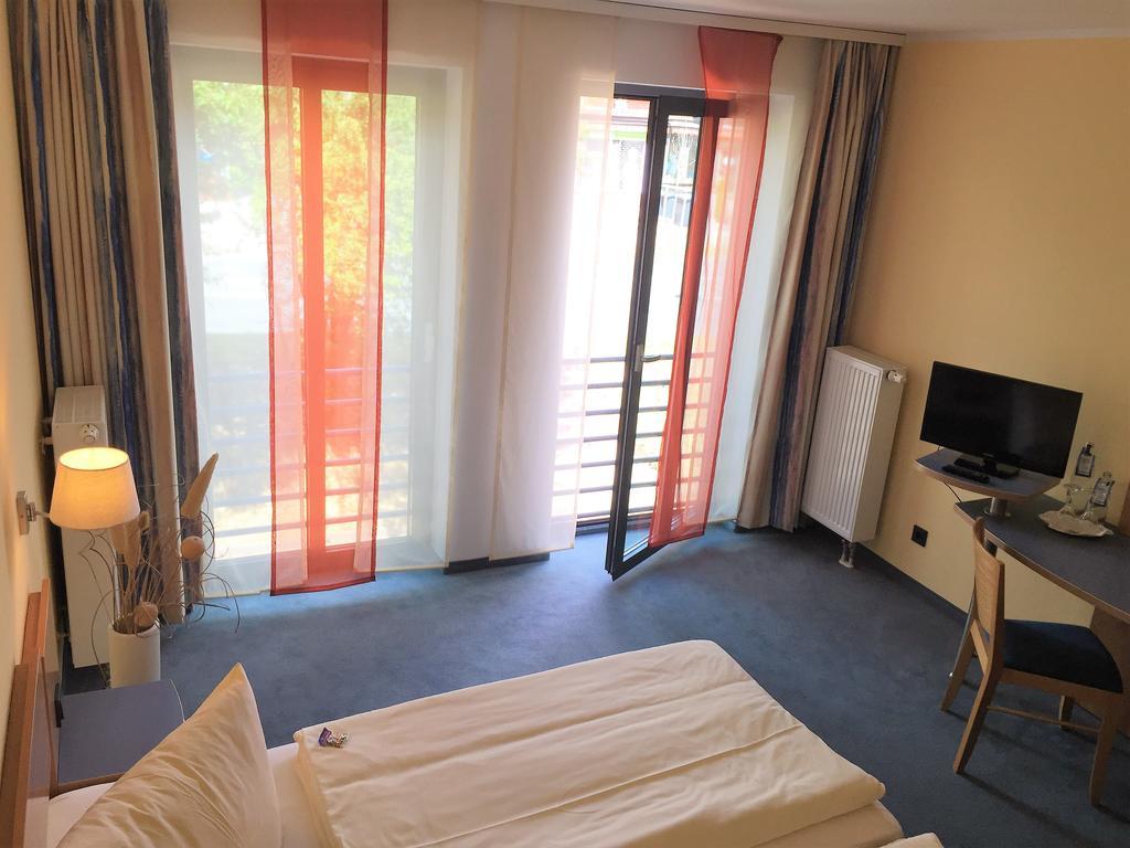 Hotel Ambiente Halberstadt Exterior photo