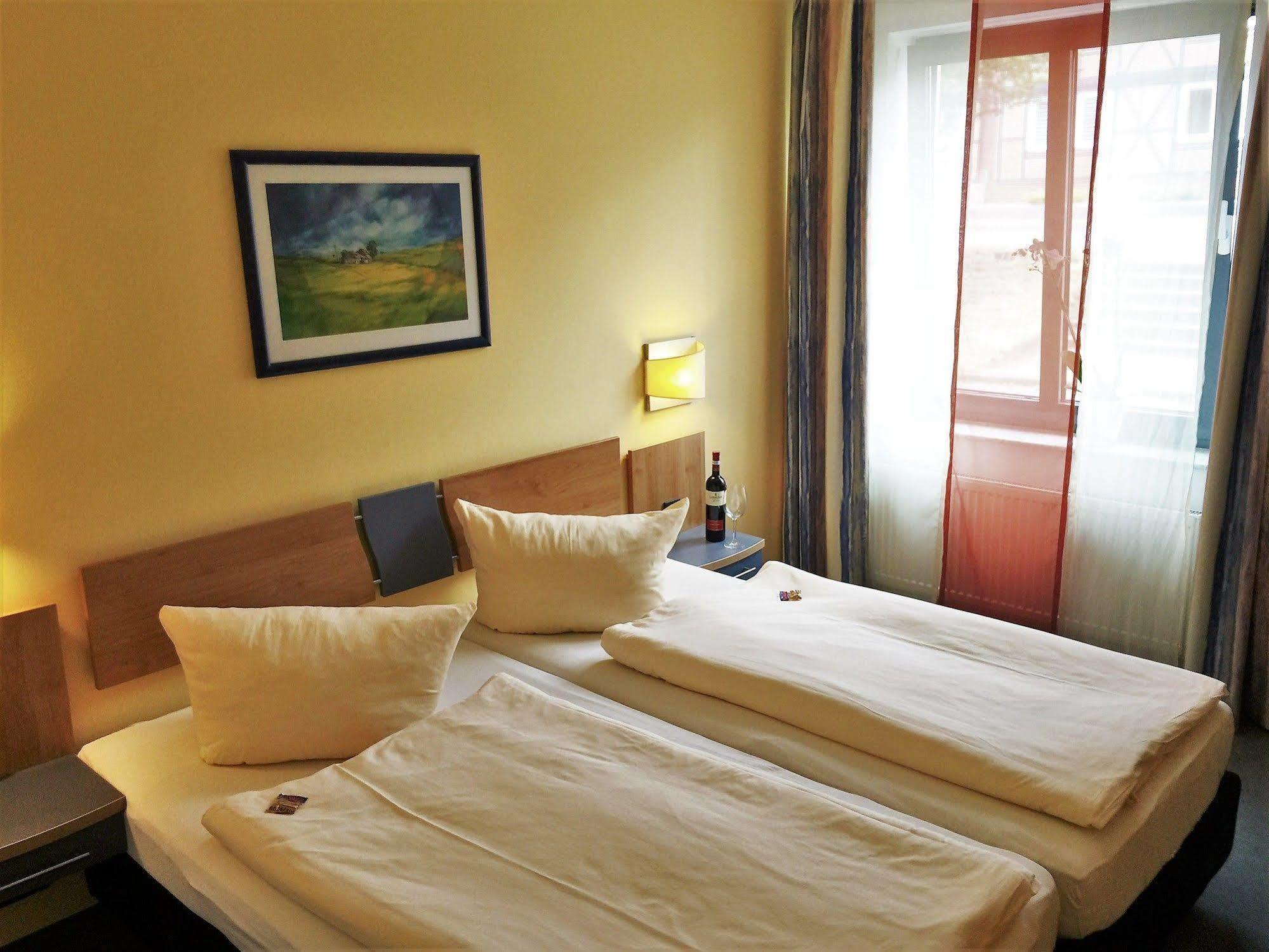 Hotel Ambiente Halberstadt Exterior photo